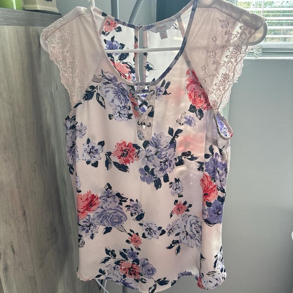 Floral Lace Sleeve Top - Picture 1 of 4